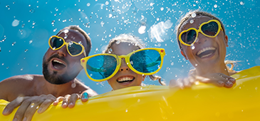 Productlist 3 Image26 Family playing on tube in water